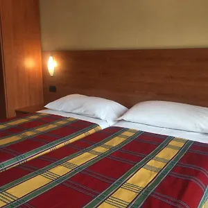 https://ski-holidays-apartments.it-lombardy.com