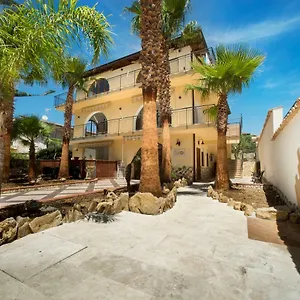https://helios-casa-vacanze.sicilyhotelsitaly.net